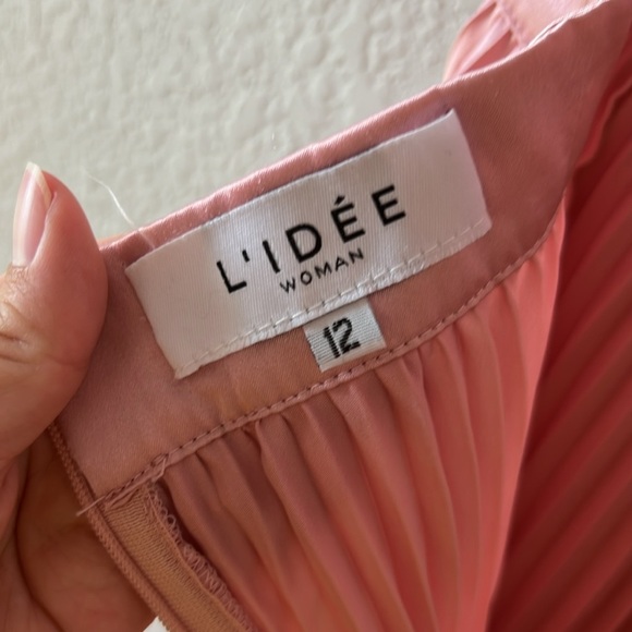 LIDEE Renaissance Dress - Picture 14 of 17